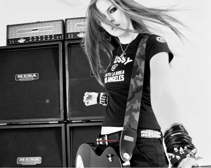 Аврил Лавин: 2003 год